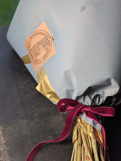 Celebration flowers - Pink and gold